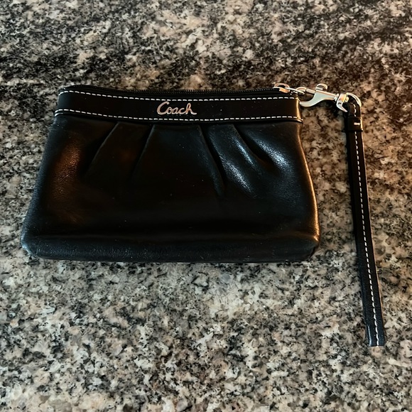 Coach Handbags - Coach Wristlet